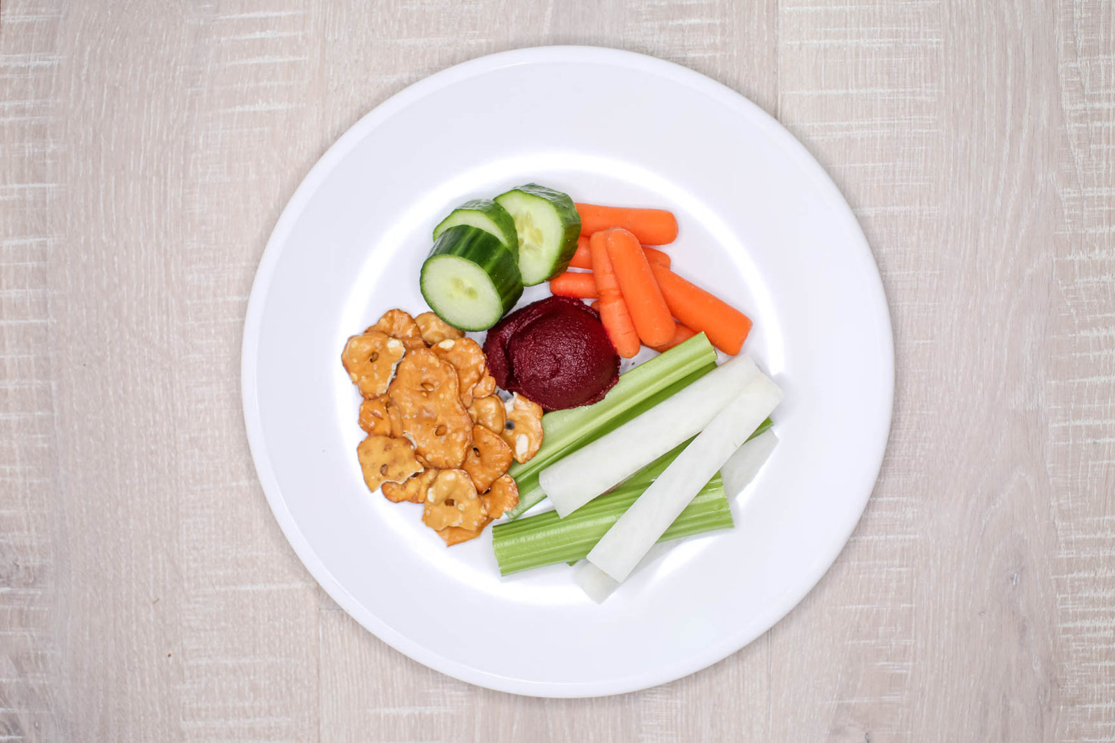Snack Box – Roasted Beet Hummus, Veggies, Pretzel thins